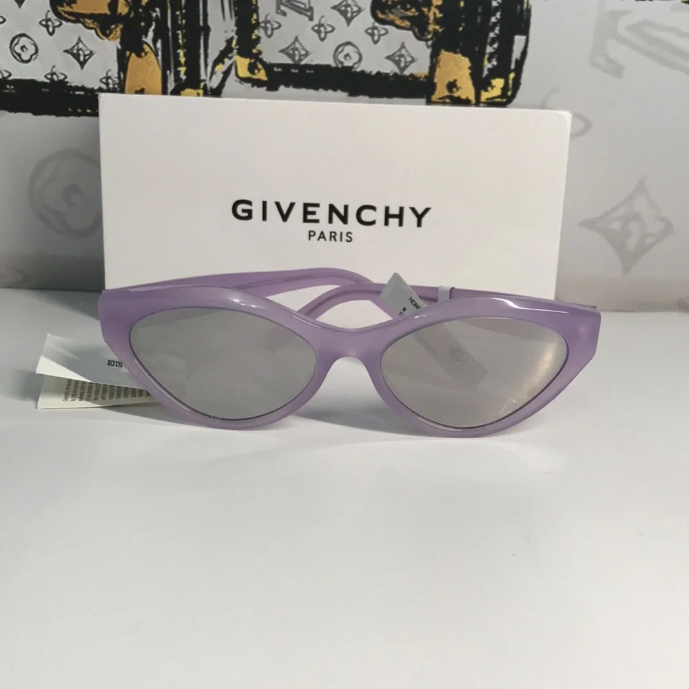 New Authentic Givenchy GV40025U Sunglasses – Purple Frame / Silver Mirror - Picture 9 of 15